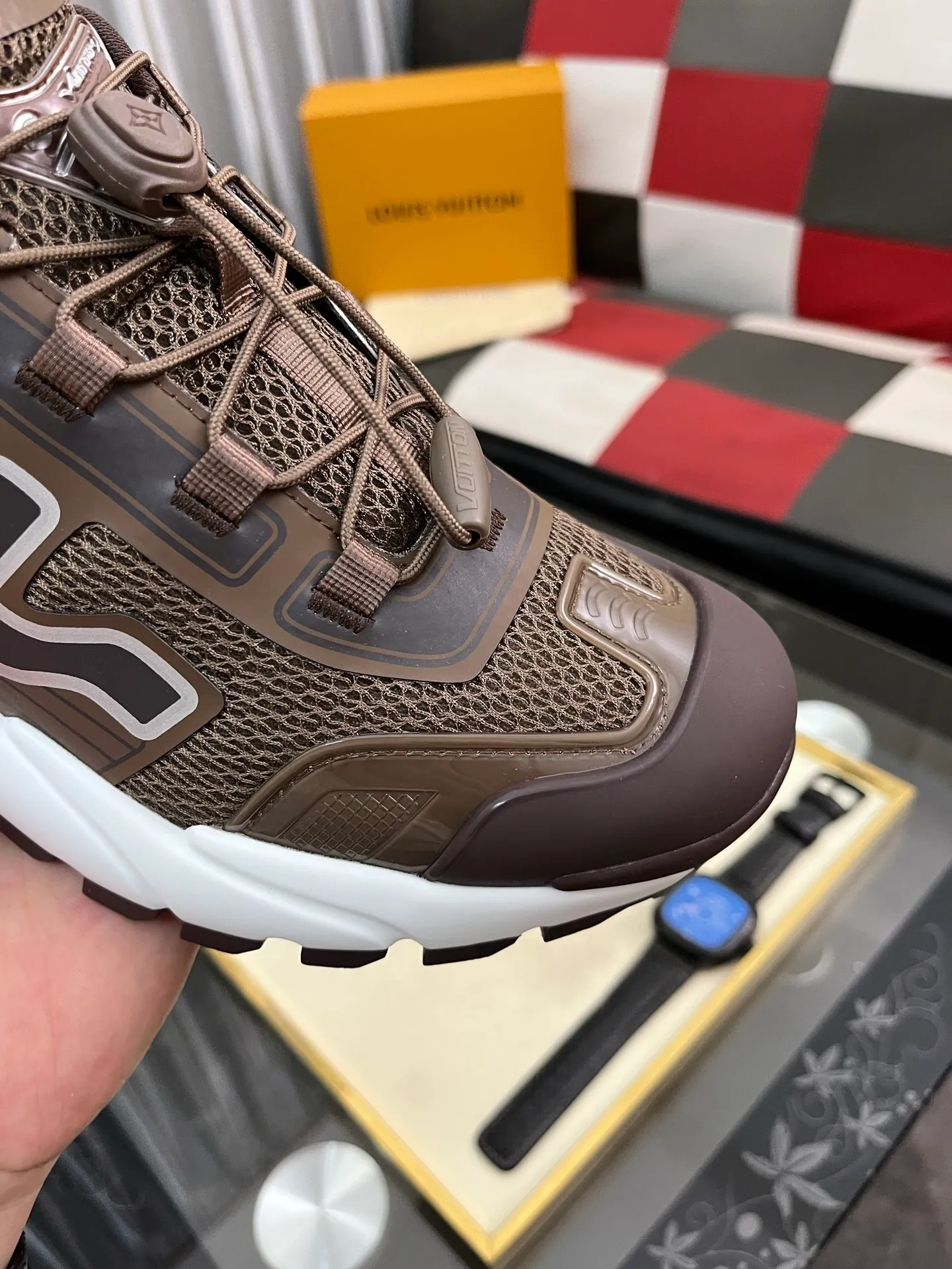 Men's shoes 💰780⌚️⌚️Top version [LOUIS VUITTON] Couple 🧑‍🤝‍🧑 Craftsman style Counter series (original order) New style 🍀LV Louis Vuitton - Top version LV classic high-top trendy shoes! Made of imported original craft calfskin, original breathable lining, and original wear-resistant, lightweight, high-end TPU outsole! High quality products! Code number: 36-457️⃣Colors available